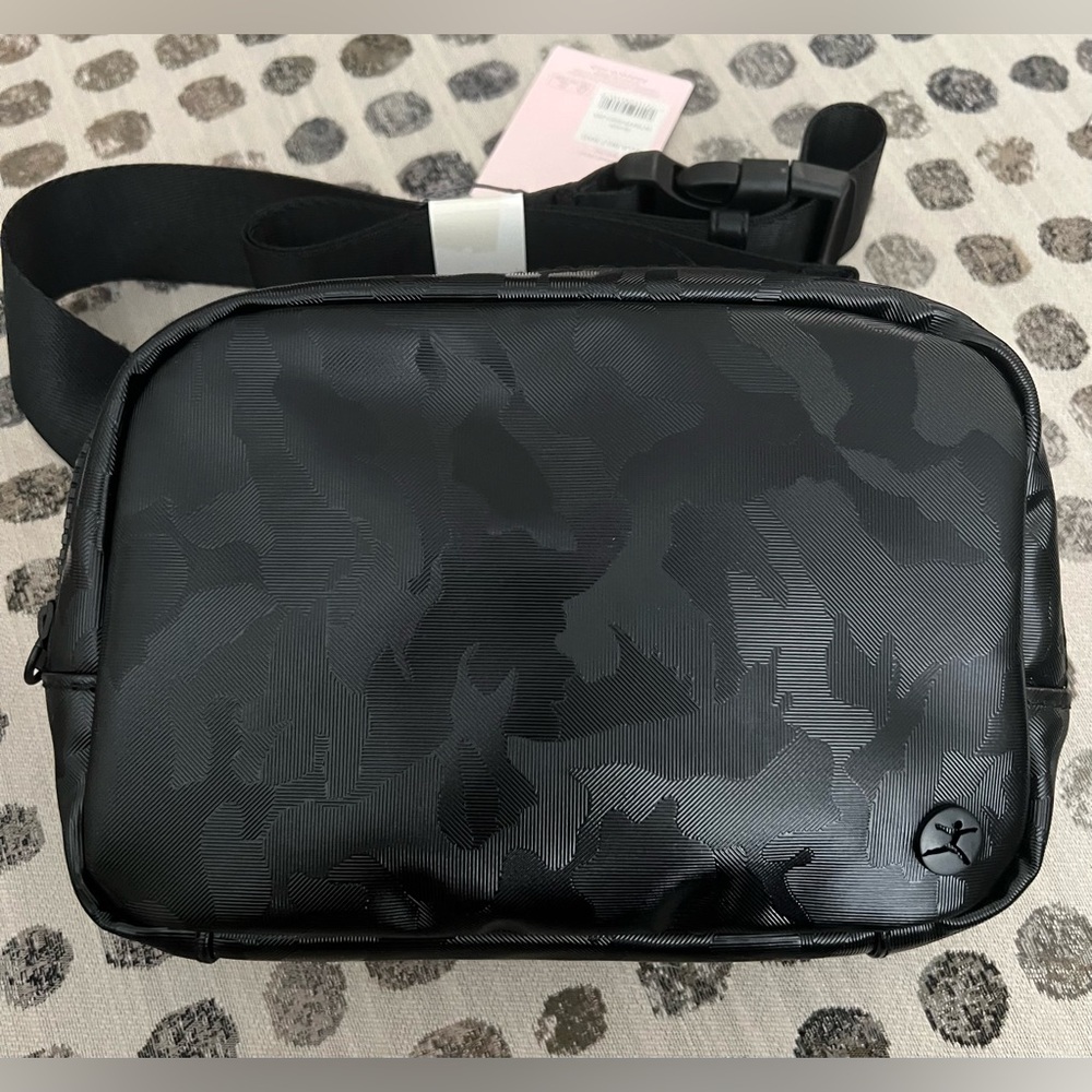 NWT Danskin belt bag